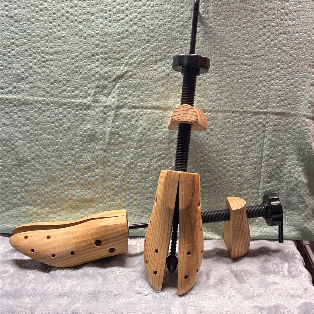 Cedar Wooden Shoe Tree and Stretcher Set - Natural Cedar